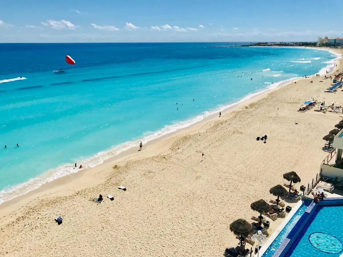 Bof Apartments Cancún Messico
