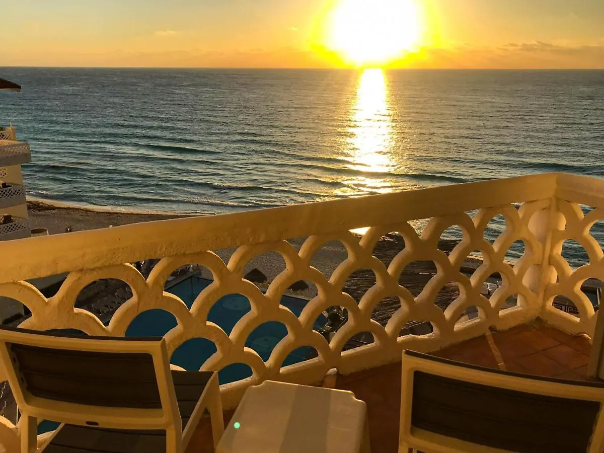 Bof Apartments Cancún Messico